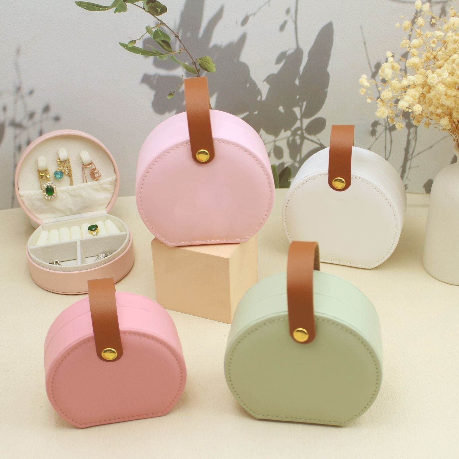 Small Jewellery Box,Travel Small Organiser Gift,Holiday Essentials Presents - uniqicon