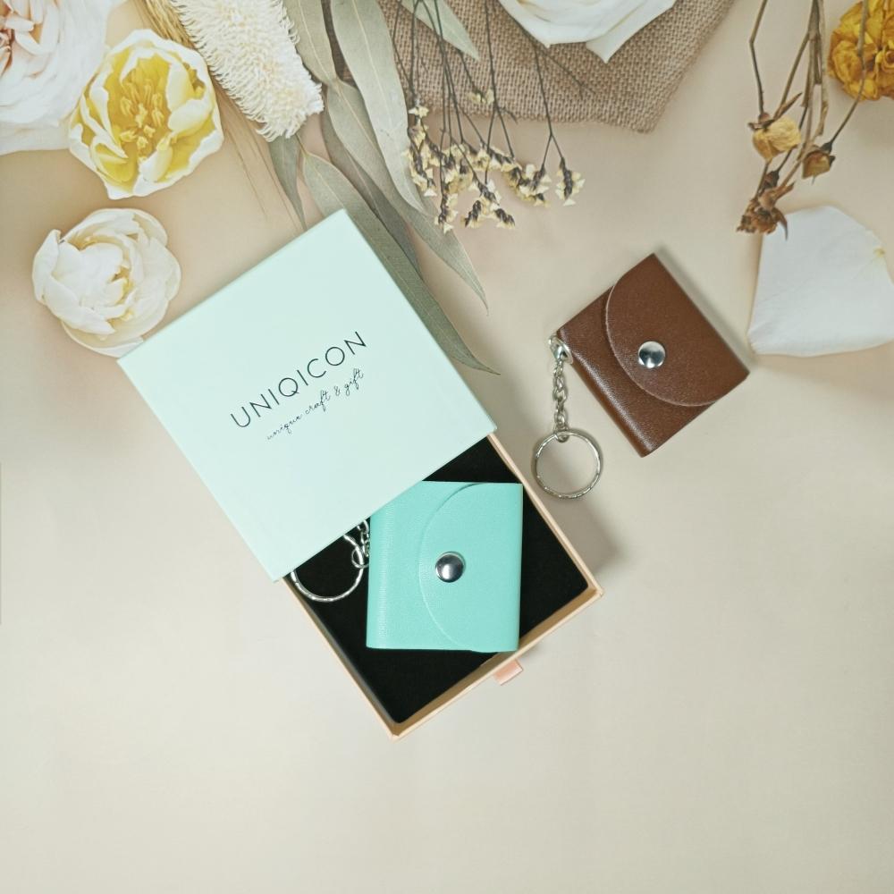 Mini Photo Keychain, DIY Small Custom Leather Memory Photo, Picture Keychains Personalized Album, Mini Cute Key Ring Keychain with Picture Book for Family, Boyfriend, Couples, Dog, Friends - uniqicon